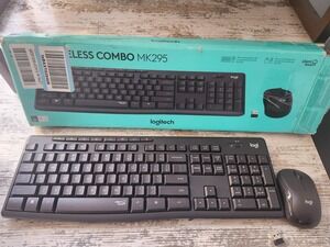 Logitech MK295 Wireless Keyboard and Mouse